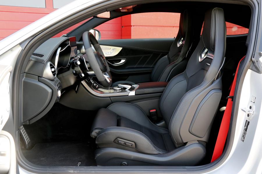 Интерьер Mercedes-AMG C63 Coupe 2016 года  (WW) (фото 13 из 19)
